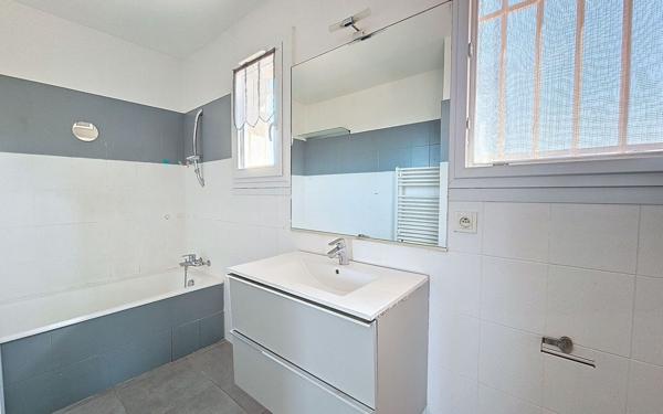 Maison à vendre    3 pièces • 83,09 m2 Antibes