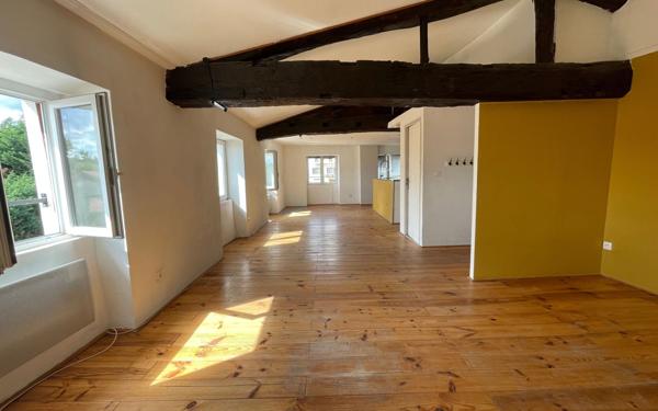 Appartement à louer    4 pièces • 95 m2 Mornant