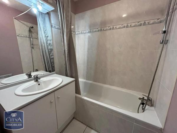 Appartement à louer 1 pièce 29.58m² Poitiers (86000)