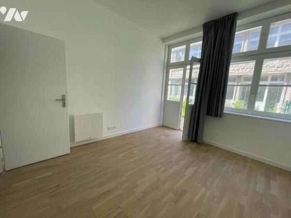 INTRA MUROS 3 PIECES NEUF AVEC UN PARKING