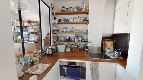 2 pièces avec BALCON et vue très dégagée !