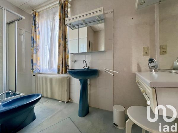 Maison à vendre 10 pièces 224 m² Saint-Sauveur-Villages