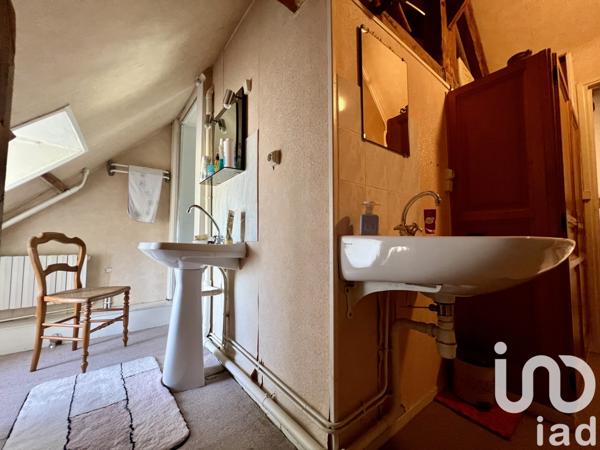 Maison à vendre 10 pièces 224 m² Saint-Sauveur-Villages