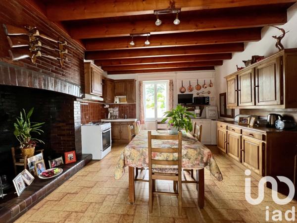 Maison à vendre 10 pièces 224 m² Saint-Sauveur-Villages
