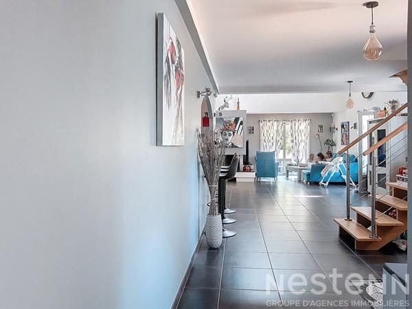 Superbe Maison a Vendre au Gua  avec sa piscine, ses 5 chambres et sa piscine.