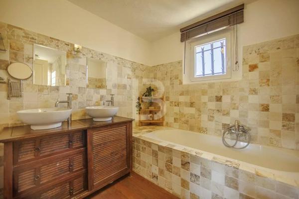 Charmante Villa avec des finitions haut de gamme à vendre au Rouret