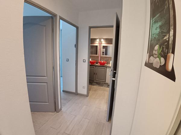 Appartement T4 de 78,81m² avec terrasse, loggia, garage et PK