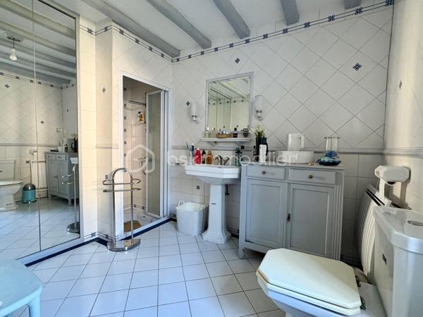 Corps de ferme de 300 m²