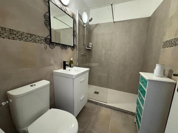 T2 rénové avec terrasse , Plein centre de Moriani Plage