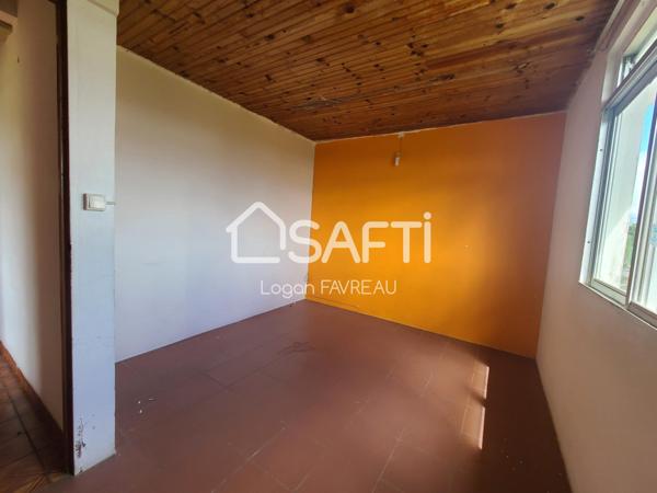 Maison T4 + T3bis sur terrain cloturé à rénover
