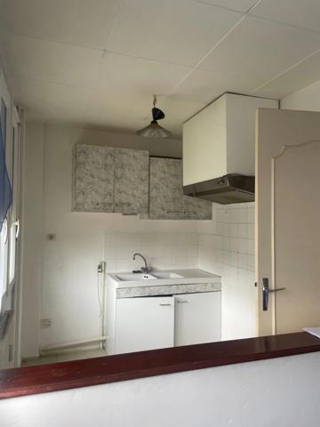 SOISSONS (02) A VENDRE  HYPER CENTRE APPARTEMENT DE 37 M  1 ETAGE AVEC PARKING