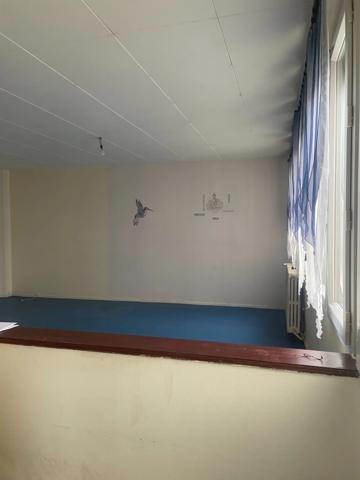 SOISSONS (02) A VENDRE  HYPER CENTRE APPARTEMENT DE 37 M  1 ETAGE AVEC PARKING