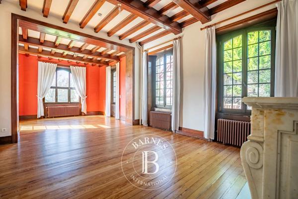 Vieux-Moulin, Manoir  979 m² à vendre