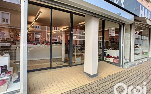 Immeuble à vendre    1 pièce •  Saint-Éloy-les-Mines