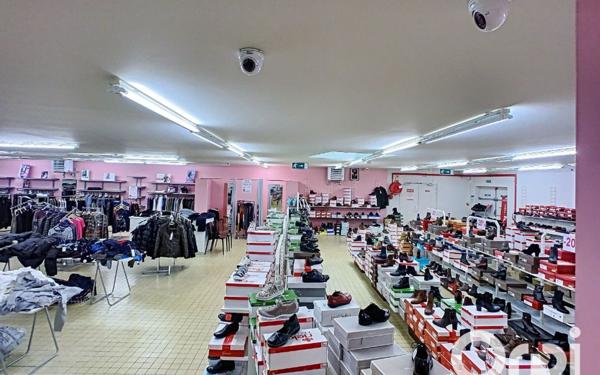 Immeuble à vendre    1 pièce •  Saint-Éloy-les-Mines