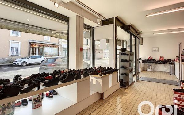 Immeuble à vendre    1 pièce •  Saint-Éloy-les-Mines