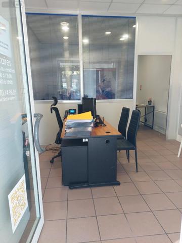 Bureaux à louer à Bourg-en-Bresse dans l'Ain (01000), ref : Local professionnel   
Centre ville