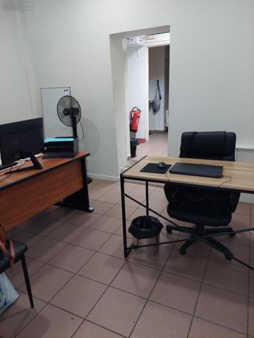 Bureaux à louer à Bourg-en-Bresse dans l'Ain (01000), ref : Local professionnel   
Centre ville