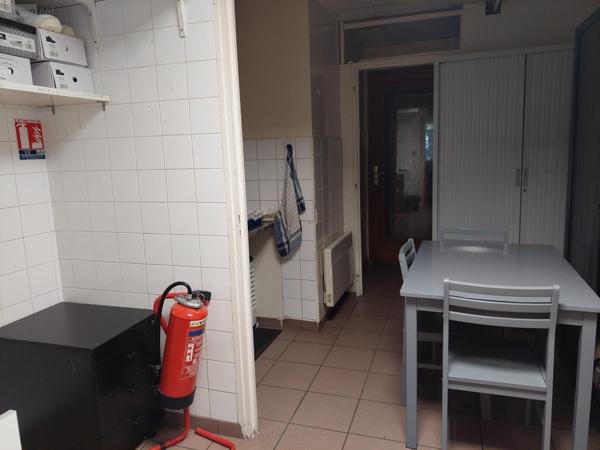 Bureaux à louer à Bourg-en-Bresse dans l'Ain (01000), ref : Local professionnel   
Centre ville
