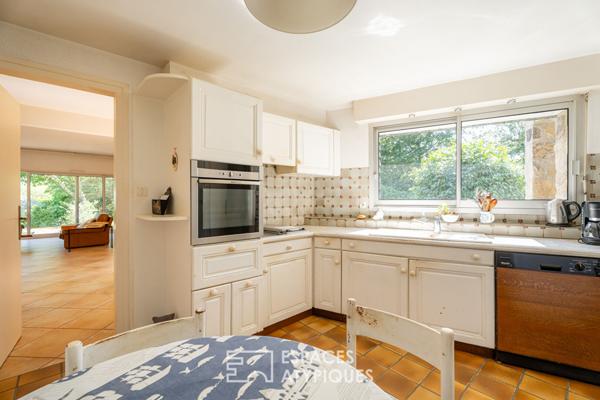 Maison de plain-pied de 183m2, signée Yves Guillou, au calme d’une impasse