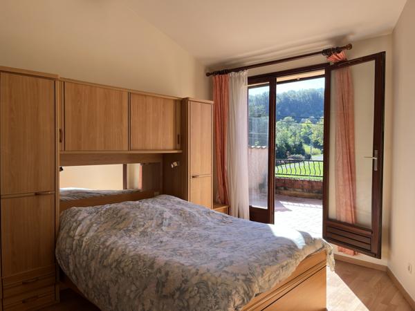 Chozeau (38460) CHOZEAU MAISON 142 m² 4 CHAMBRES + SOUS-SOL SEMI ENTERRE SUR TERRAIN PLAT CLOS ET ARBORE DE 1250 m²