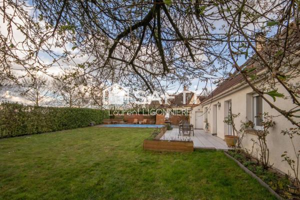 SANTENY – Maison 187 m² avec piscine chauffée, studio et terrain de 1 000 m²