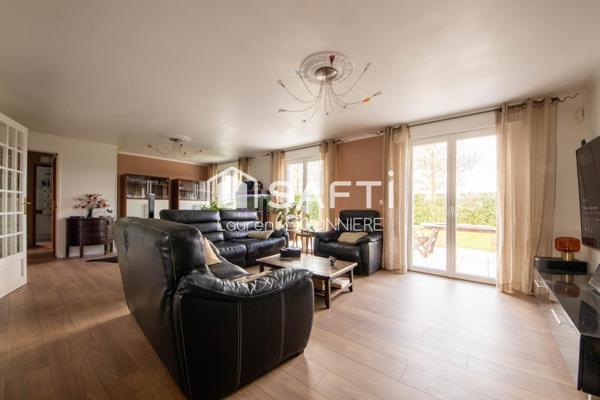 SANTENY – Maison 187 m² avec piscine chauffée, studio et terrain de 1 000 m²