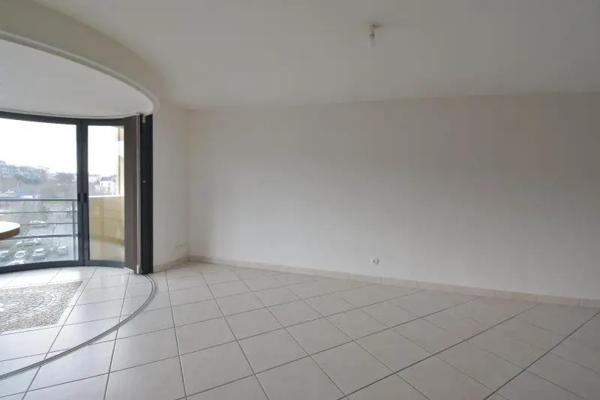 Appartement à louer 4 pièces 85.44m² Le Mans (72000)