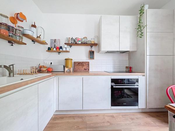 APPARTEMENT 2 PIECES EN PARFAIT ETAT VU SUR JARDIN