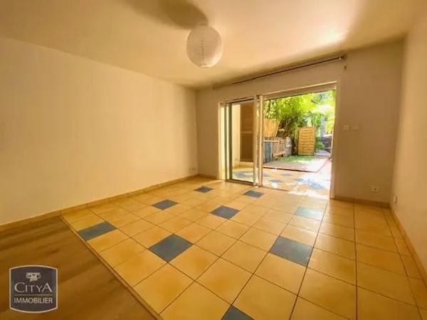 Appartement à louer 2 pièces 36.54m² Saint-Paul (97434)
