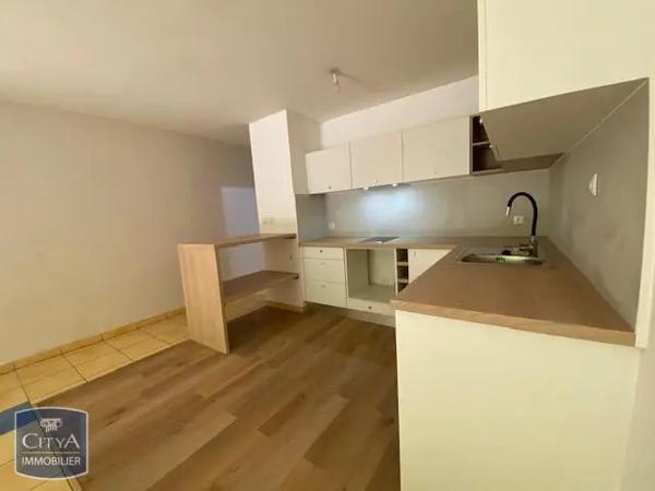 Appartement à louer 2 pièces 36.54m² Saint-Paul (97434)