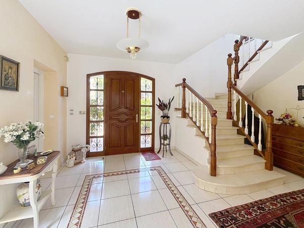 ELEGANTE PROPRIETE FAMILIALE AVEC PARC ET PISCINE, ST-FELIU-D'AVALL