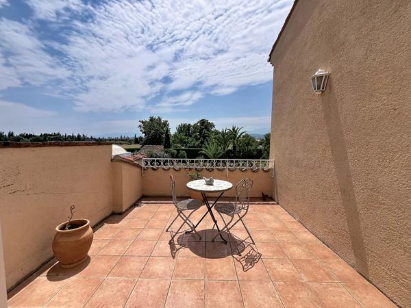 ELEGANTE PROPRIETE FAMILIALE AVEC PARC ET PISCINE, ST-FELIU-D'AVALL