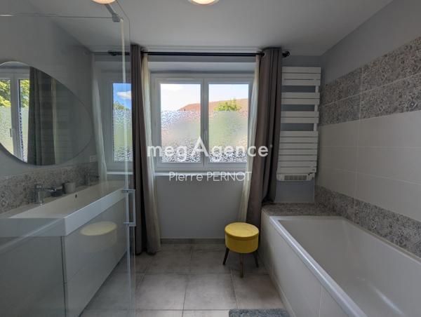 Local Commercial à CAHUZAC-SUR-VERE, 81140 - 9 pièces 220m²