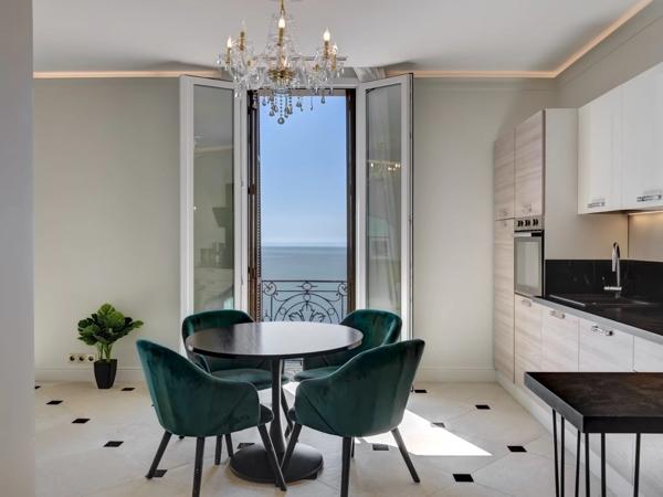 Dernier étage dans la villa - vue mer panoramique