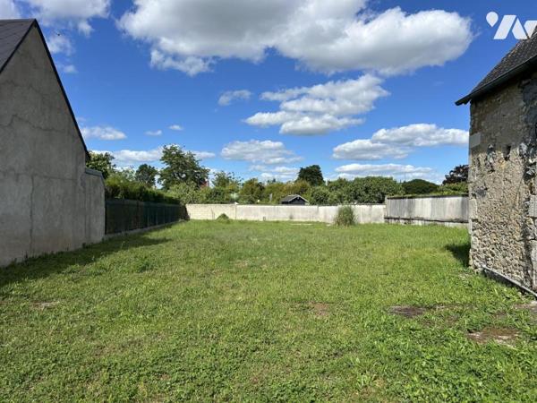 Ensemble de deux maisons anciennes avec grange et terrain constructible - 861m² cadastré