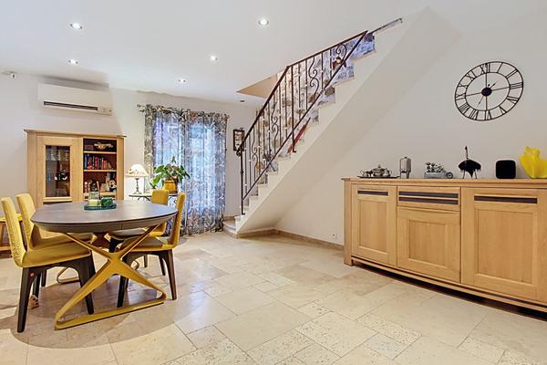 A VENDRE EN EXCLUSIVITE ! Maison Vidauban d'environ 100 m² avec cour intérieure, 4 pièces