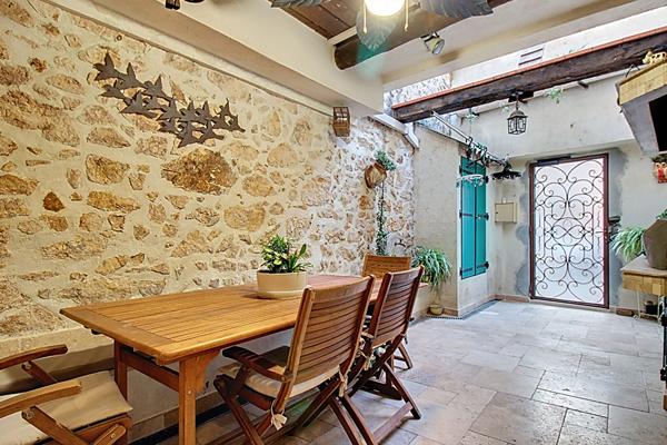 A VENDRE EN EXCLUSIVITE ! Maison Vidauban d'environ 100 m² avec cour intérieure, 4 pièces