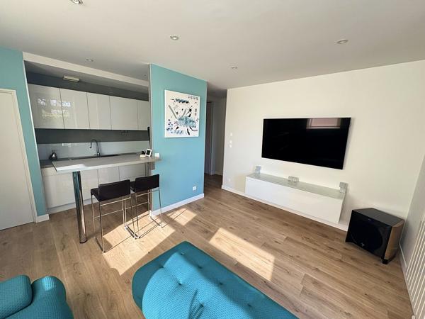 Appartement
         2 pièces
        - 45 m² Exclusivité 159 000 € *