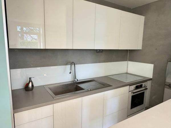 Appartement
         2 pièces
        - 45 m² Exclusivité 159 000 € *