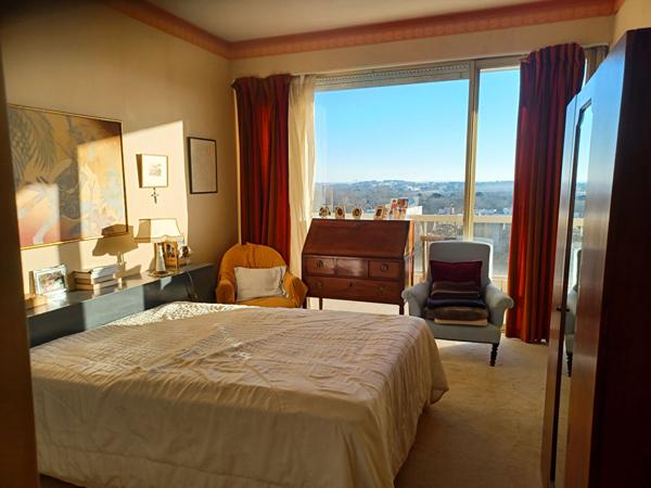 LA ROCHELLE BEL APPARTEMENT VUE MER LE SURCOUF Résidence sécurisée avec place de Parking ,  La rochelle