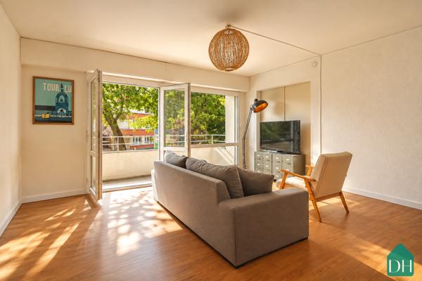 Appartement T2 avec balcon - place de stationnement - cave (44000)