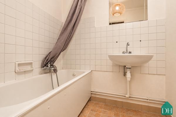 Appartement T2 avec balcon - place de stationnement - cave (44000)