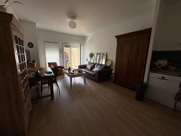 Appartement T3 avec terrasse, cave et double stationnement