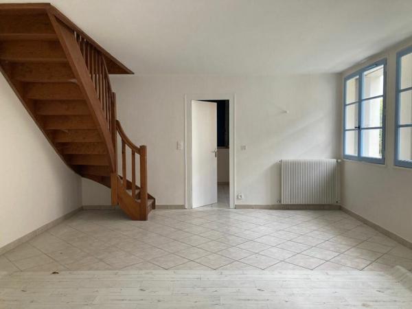 Appartement à louer    4 pièces •  Amou