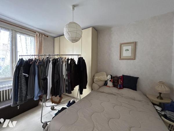 Montélimar, maison 90m2 environ sur sous sol complet, terrain avec piscine.