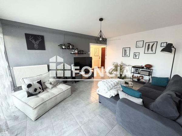 Location Appartement 4 pièces 77.14 m² - RUE DE PRAGUE Guilherand Granges 07500