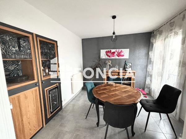 Location Appartement 4 pièces 77.14 m² - RUE DE PRAGUE Guilherand Granges 07500