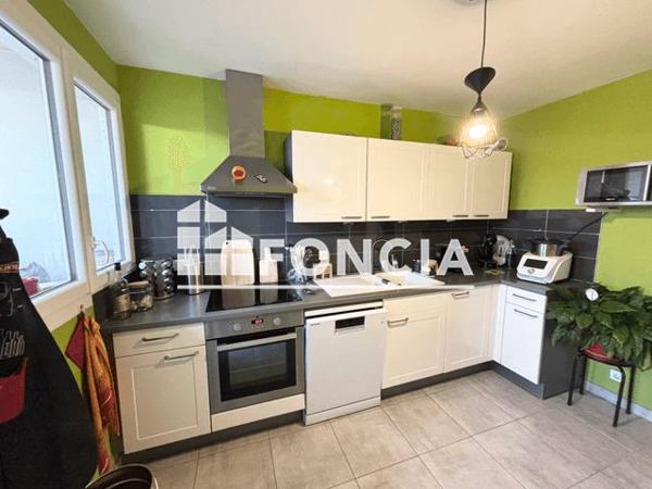 Location Appartement 4 pièces 77.14 m² - RUE DE PRAGUE Guilherand Granges 07500