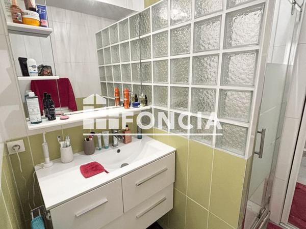 Location Appartement 4 pièces 77.14 m² - RUE DE PRAGUE Guilherand Granges 07500